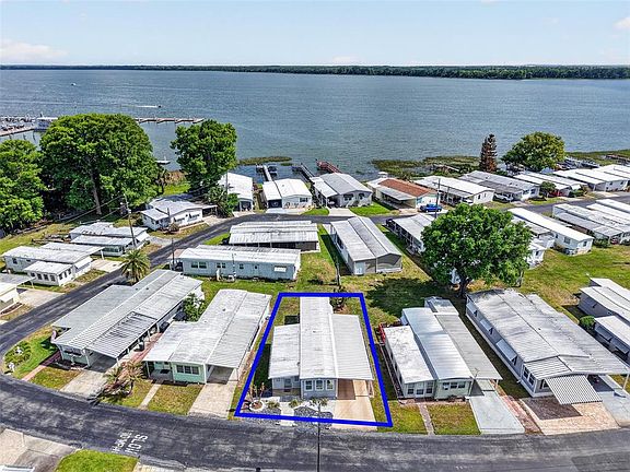 2nd image of 465 Marina Ln