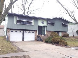 21916 Olivia Ave, Sauk Village, IL
