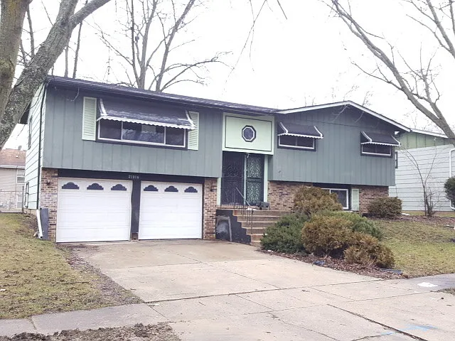 21916 Olivia Ave photo 1