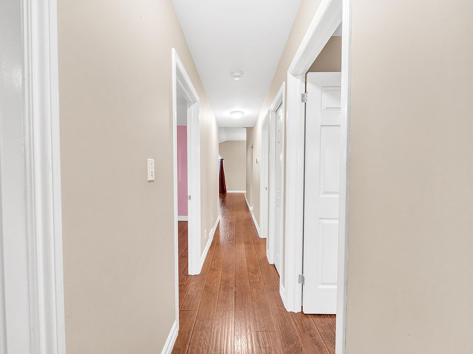 1st image of 725 River Ave