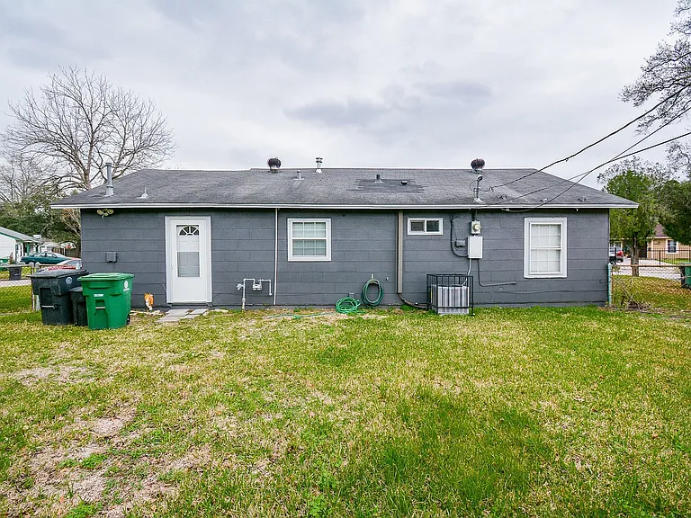 6422 Sherwood Dr — Photo 25