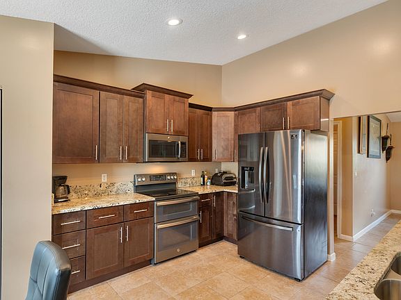 5th image of 825 SW Koler Avenue