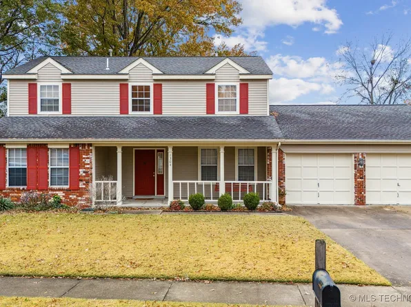 1304 Lakeview Dr, Pryor, OK 74361
