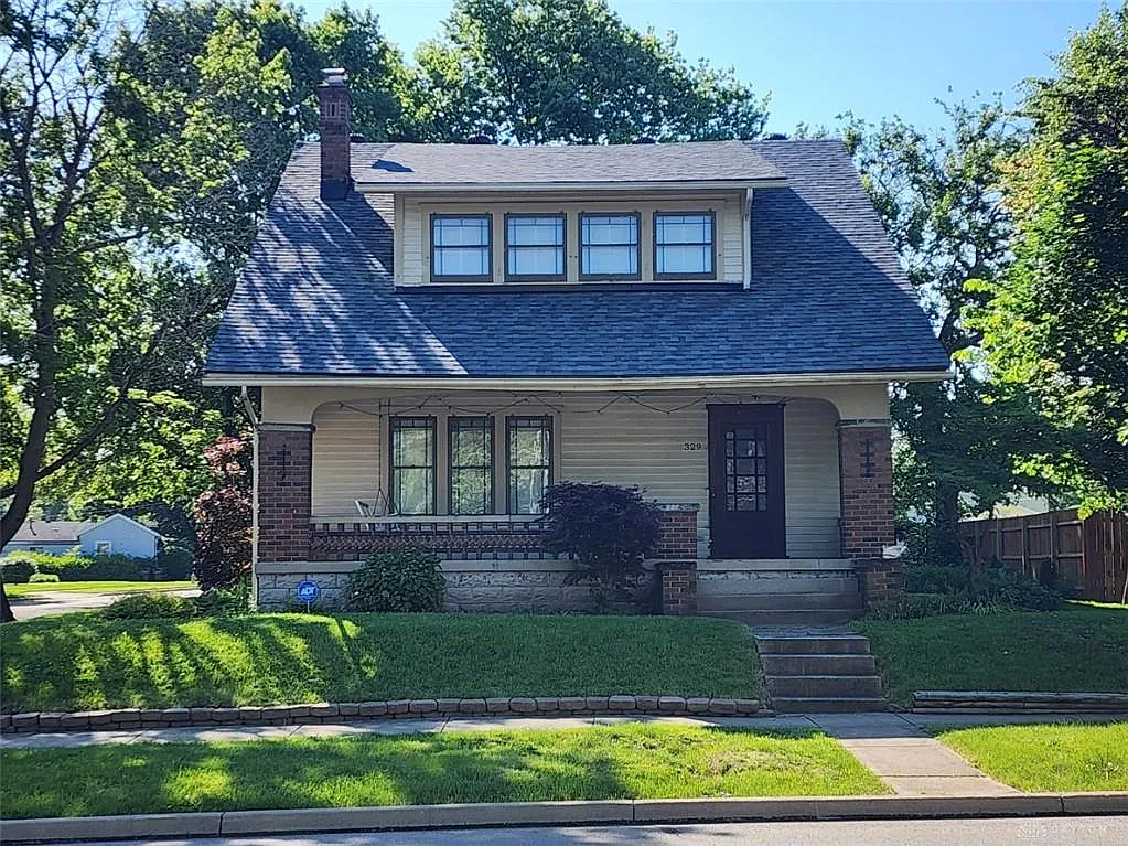 3 bed, 1.5 bath, 1866 sqft, $1,950 — Photo 2