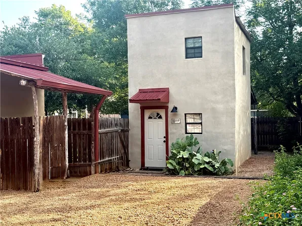 1133 Belvin St, San Marcos, TX 78666