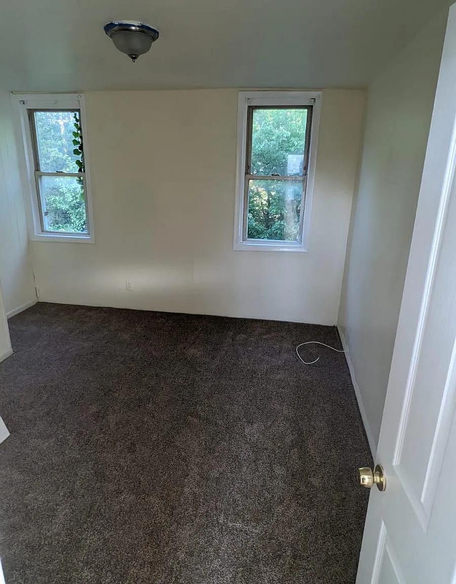 401 5th Ave — Photo 2