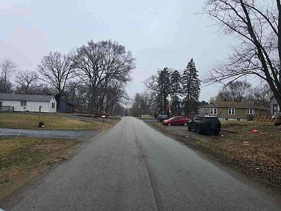 5th image of 4625 Roosevelt St