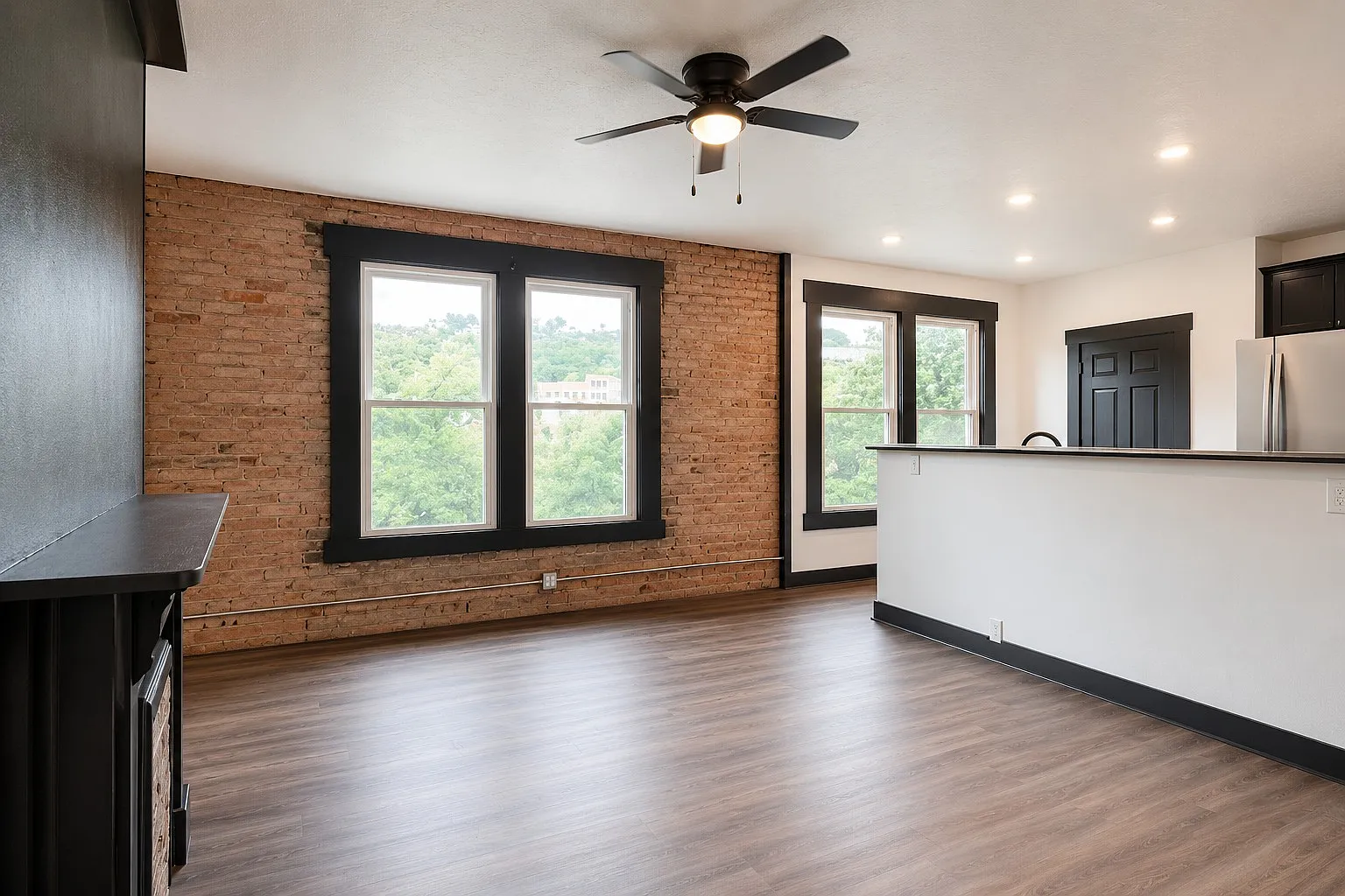 3 bed, 1600 sqft, $1,800 — Photo 1