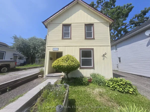 451 Ontario St, Newmarket, ON L3Y 2K6