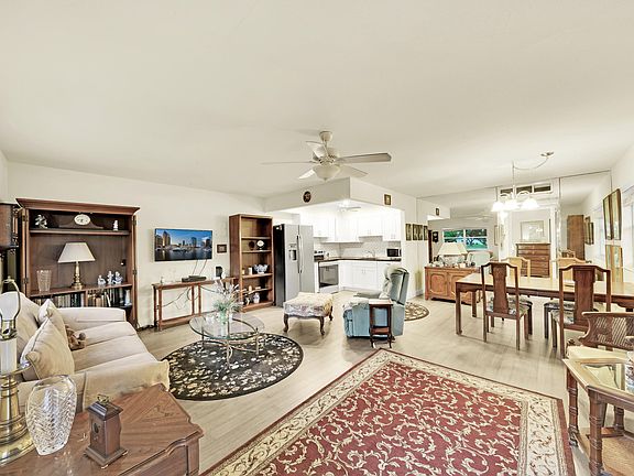 5th image of 226 Seville #J