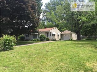 707 N Dickinson Rd, Independence, MO 64050