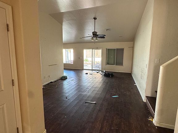 3rd image of 1423 N 62ND Place