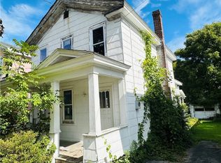 81 E 5th St, Oswego, NY 13126