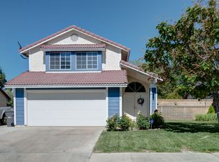 44214 Olympus Dr, Lancaster, CA