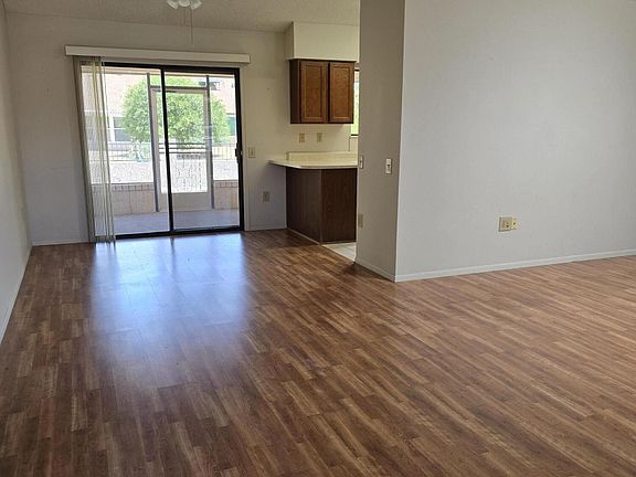 3rd image of 14422 W RAVENSWOOD Drive
