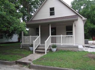 144 N 9th St, Clinton, IN 47842