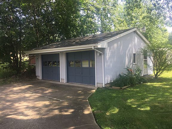 2nd image of 4851 Grover Dr