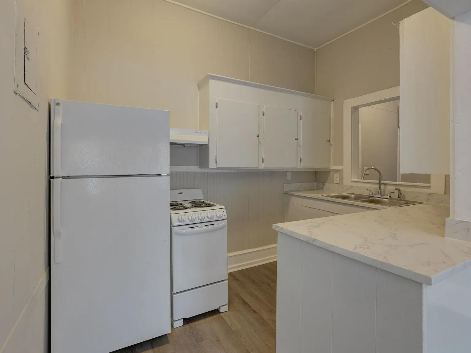 2 bed, 900 sqft, $1,300 — Photo 4
