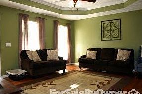 Living Room
						:
						Living Room
