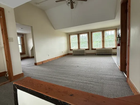 9 Bank St #3, Saint Albans, VT 05478