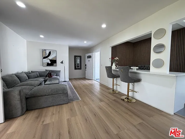 11836 Laurelwood Dr — Photo 16