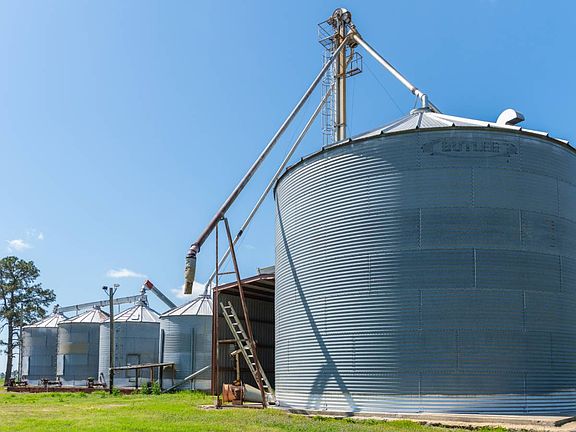 4th image of 1102 Friendship Church Rd