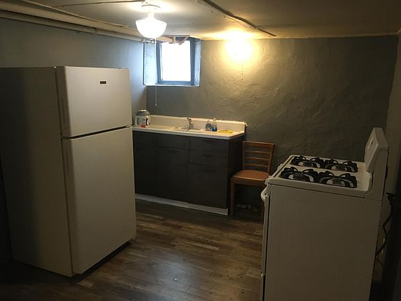 5th image of 804 E Broadway St #1