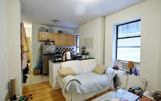 Rented by Julianna Realty Corp | media 8