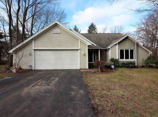 675 Bay Rd, Webster, NY 14580