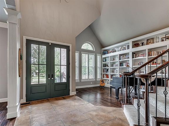 5th image of 10049 Hidden Hollow Ln