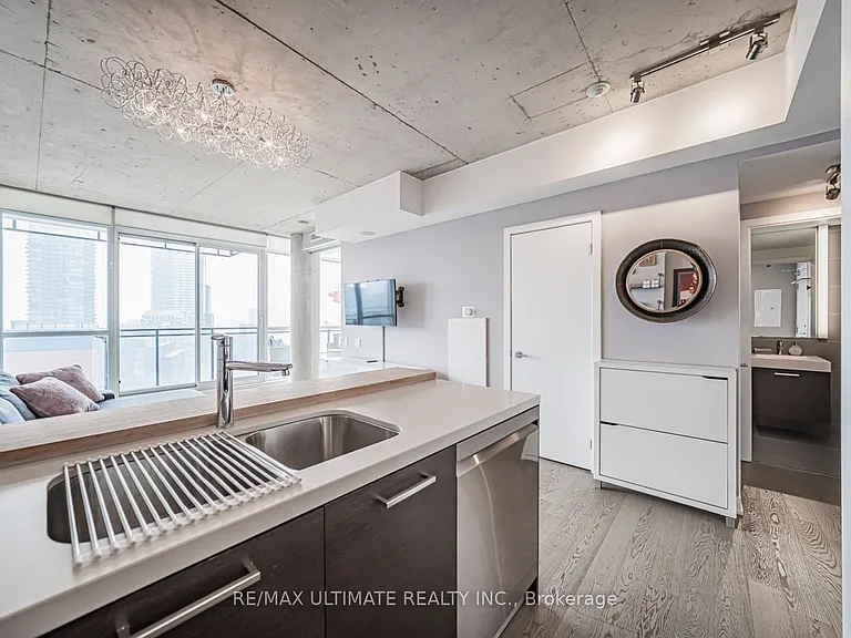 318 King St E #1108 — Photo 11