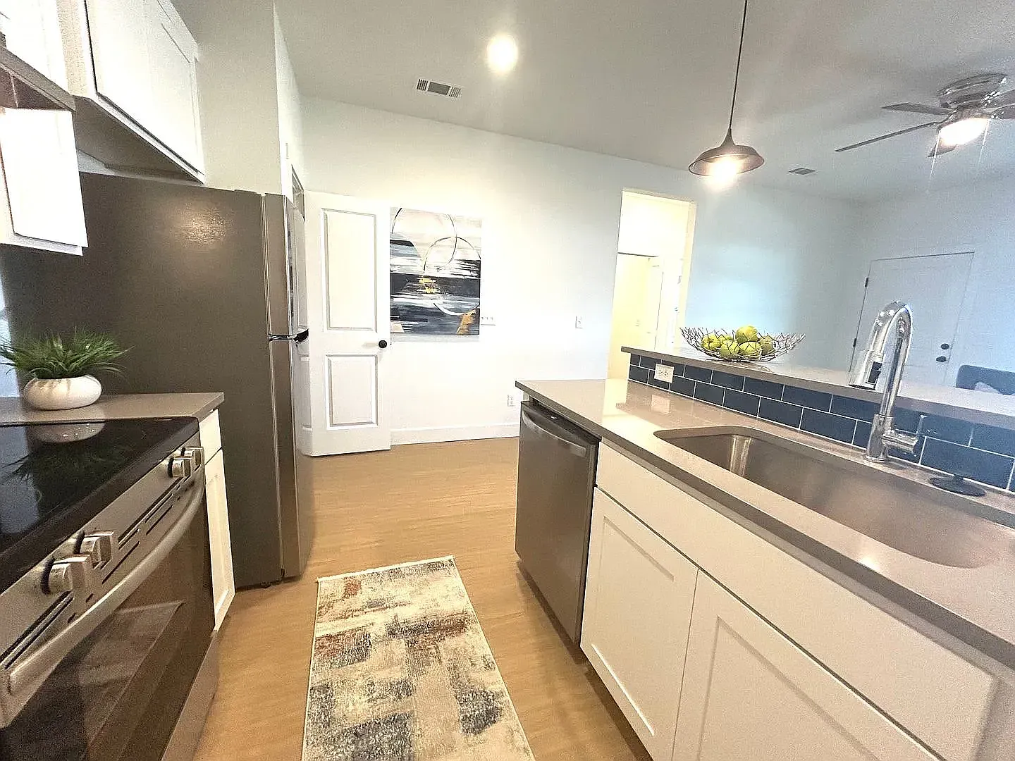 Brand New 2 and 3 Bedroom Units! Move in Special! — Photo 1
