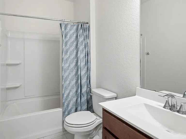 4731 Plaza Ctr — Photo 15