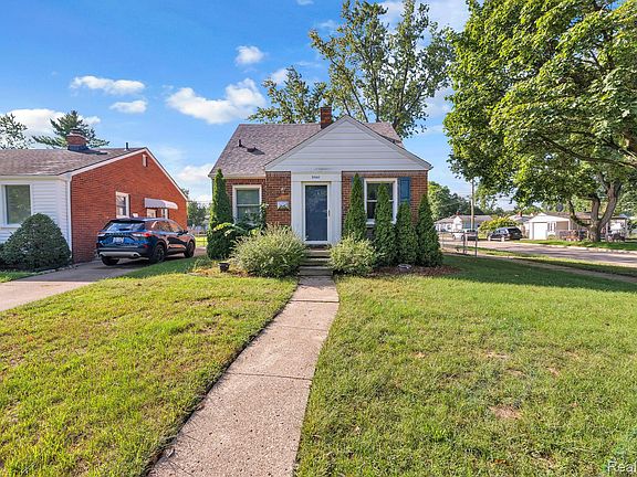 2nd image of 24163 Ross St