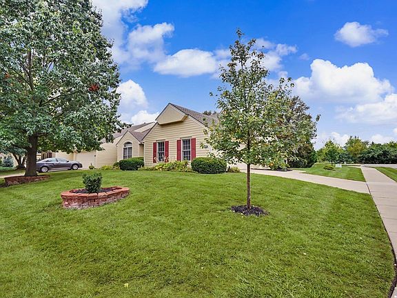 3rd image of 5933 Longleaf Cir