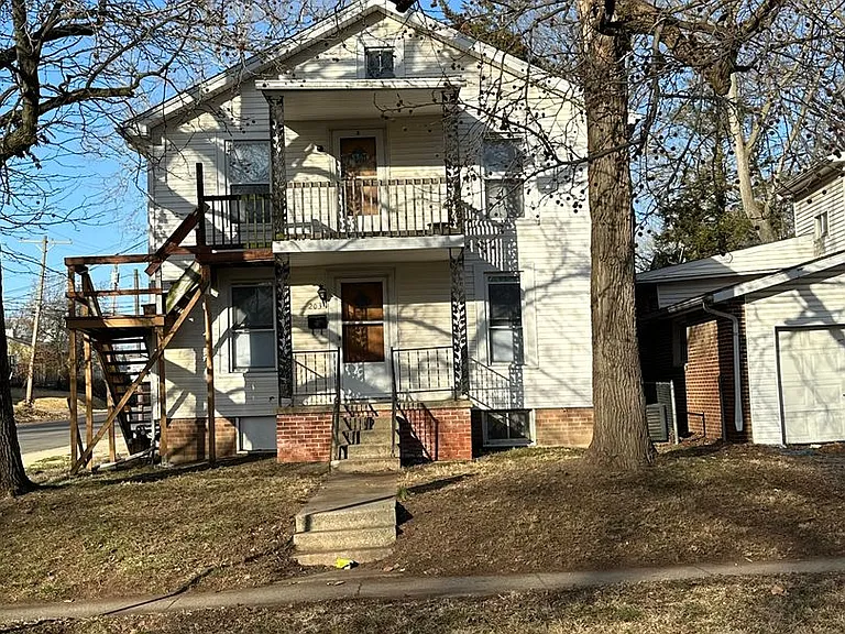 203 N Lincoln Ave — Photo 1