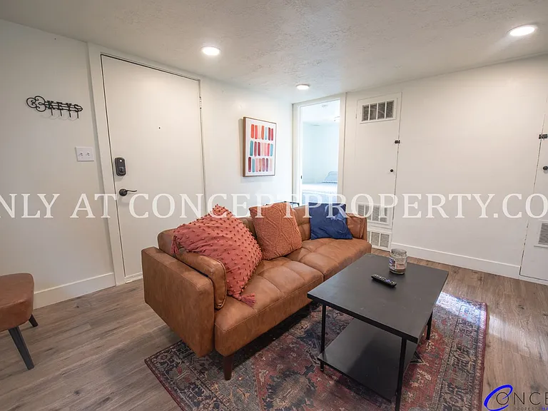 285 E Whitlock Ave — Photo 27