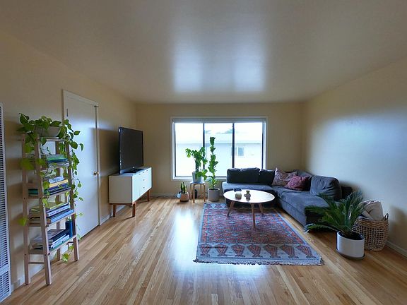 2nd image of 1567 Pershing Dr Unit H