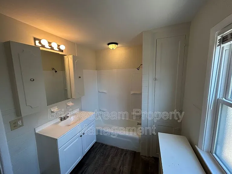 101 E Bruce Ave — Photo 9