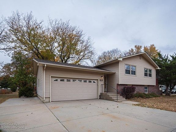 4th image of 2316 Gateway Ave