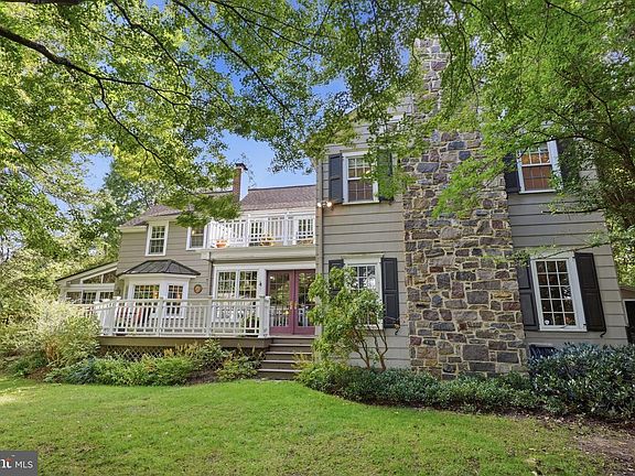 4th image of 1204 Evergreen Rd