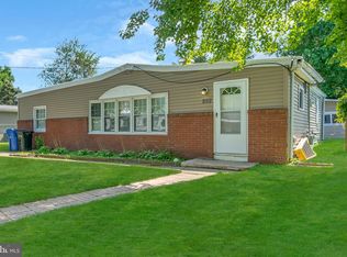 222 County Ave, Maple Shade, NJ 08052