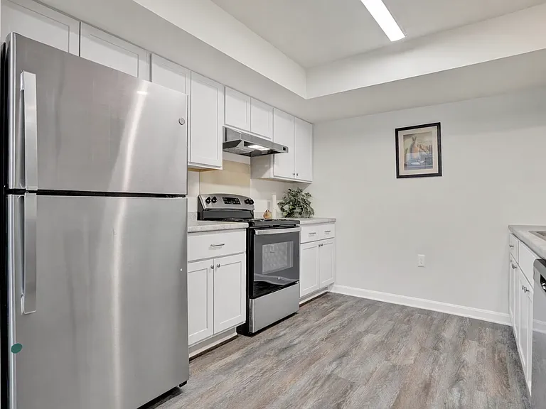 Cortland Apts. — Photo 12