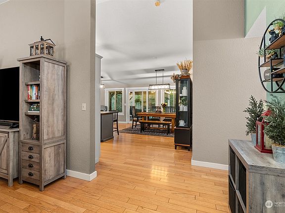 4th image of 8525 Oxford Avenue SE