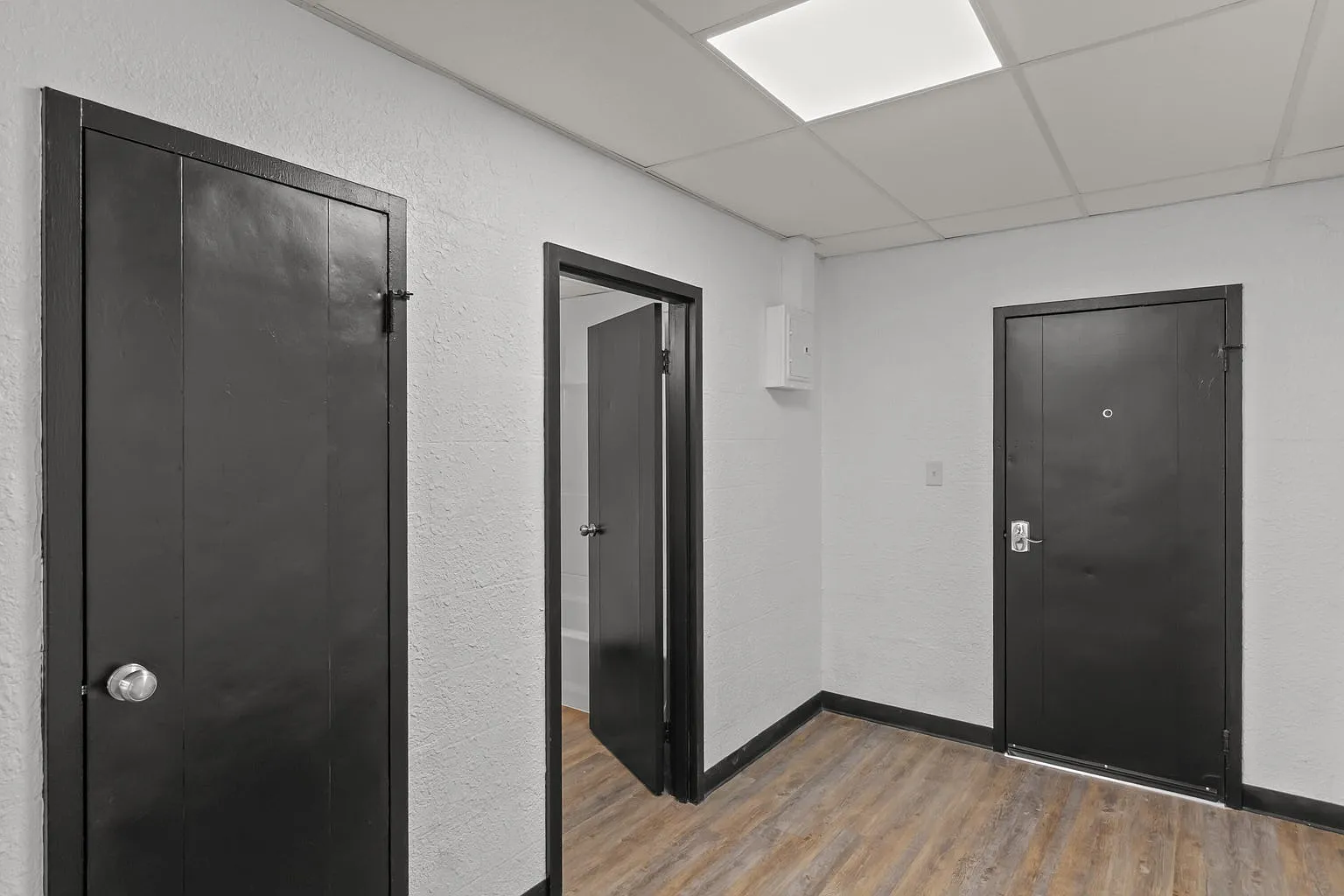 Shadow Rock Apartments — Photo 3