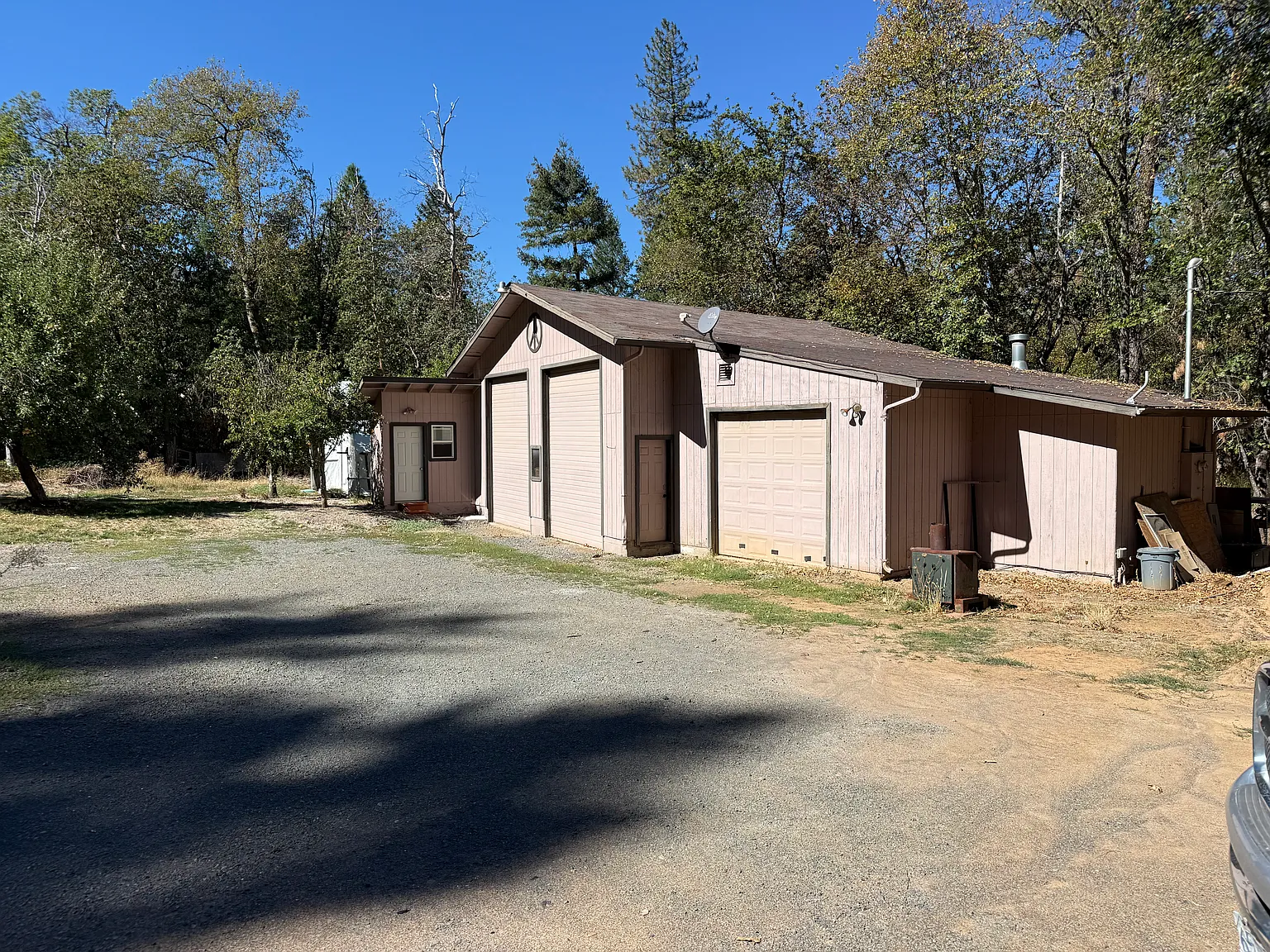4 bed, 2100 sqft, $2,995 — Photo 2