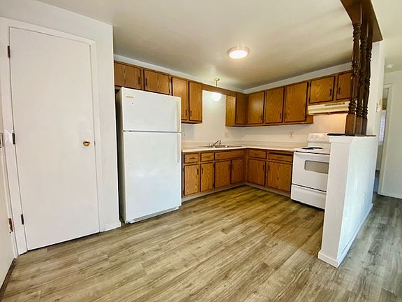 4th image of 1930 Basten St #7
