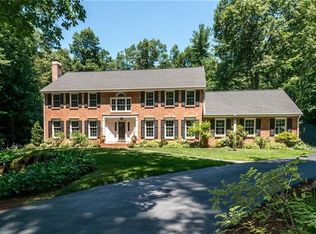 12 Coachmans Run, Avon, CT 06001