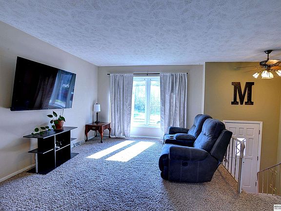 5th image of 6218 S 153rd St