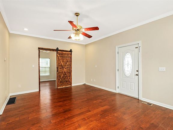 4th image of 310 Duke St